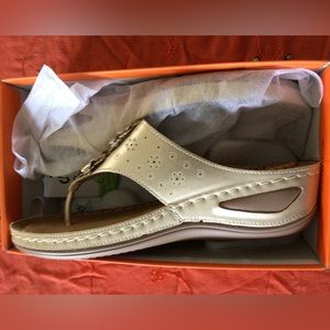 Ecetana Flip Flop Sandals - Gold